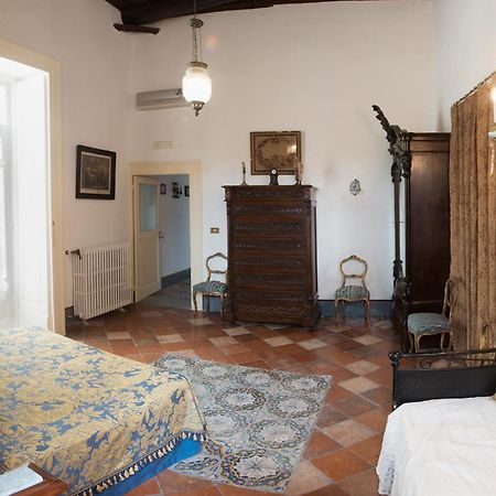 Apartamento Il Teatro Di Nerone Nápoles Exterior foto