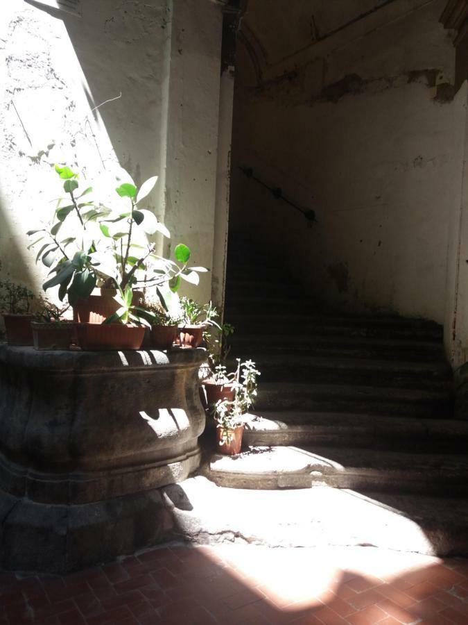 Apartamento Il Teatro Di Nerone Nápoles Exterior foto