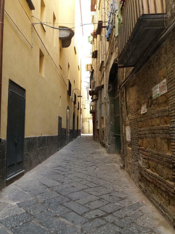 Apartamento Il Teatro Di Nerone Nápoles Exterior foto