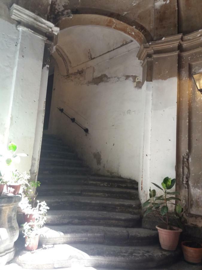 Apartamento Il Teatro Di Nerone Nápoles Exterior foto