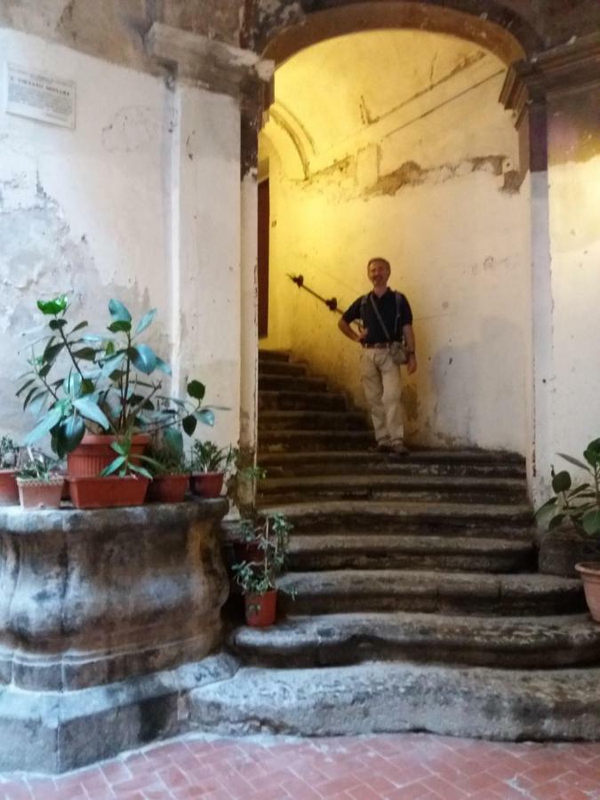 Apartamento Il Teatro Di Nerone Nápoles Exterior foto